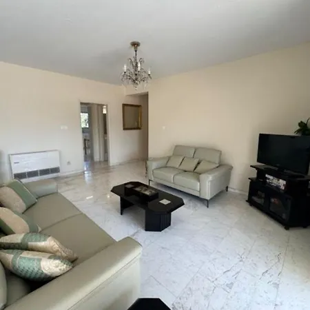 Sfina Sea View By Ezoria Лимасол