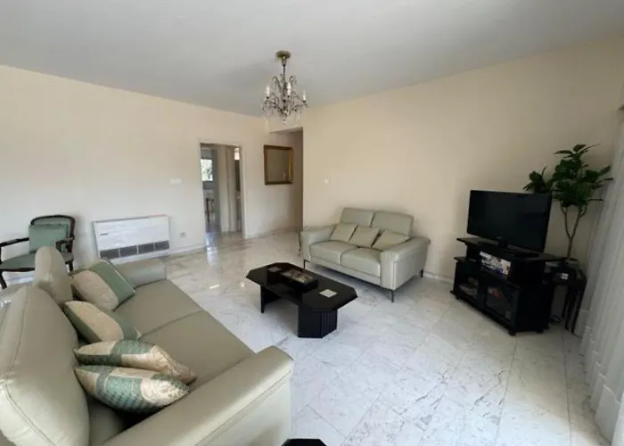 Sfina Sea View By Ezoria Limasol