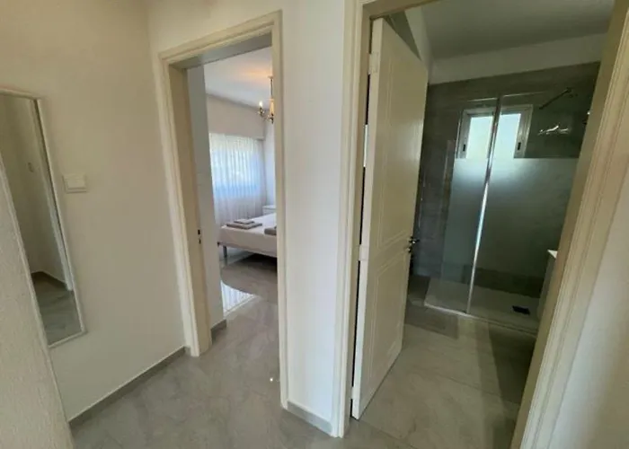 Sfina Sea View By Ezoria Daire Limasol