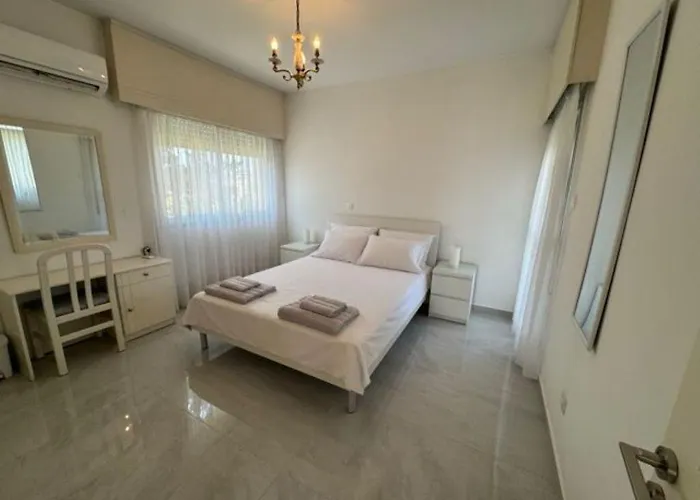 Sfina Sea View By Ezoria * Limasol